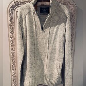 Men’s brand new quarter zip front sweater with pockets ! Size L